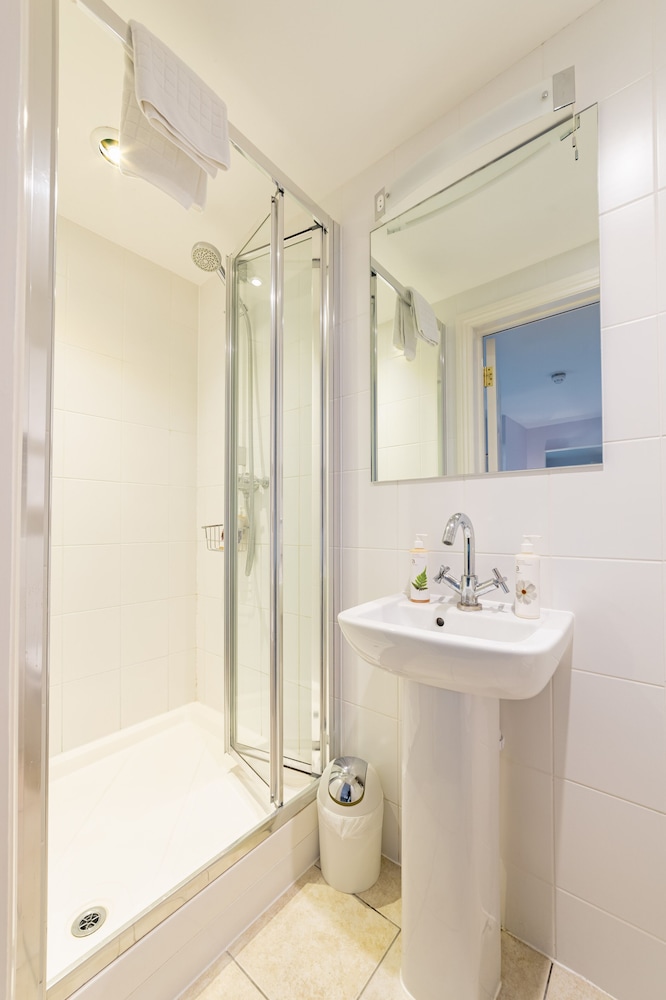 Basic Double Room, Ensuite