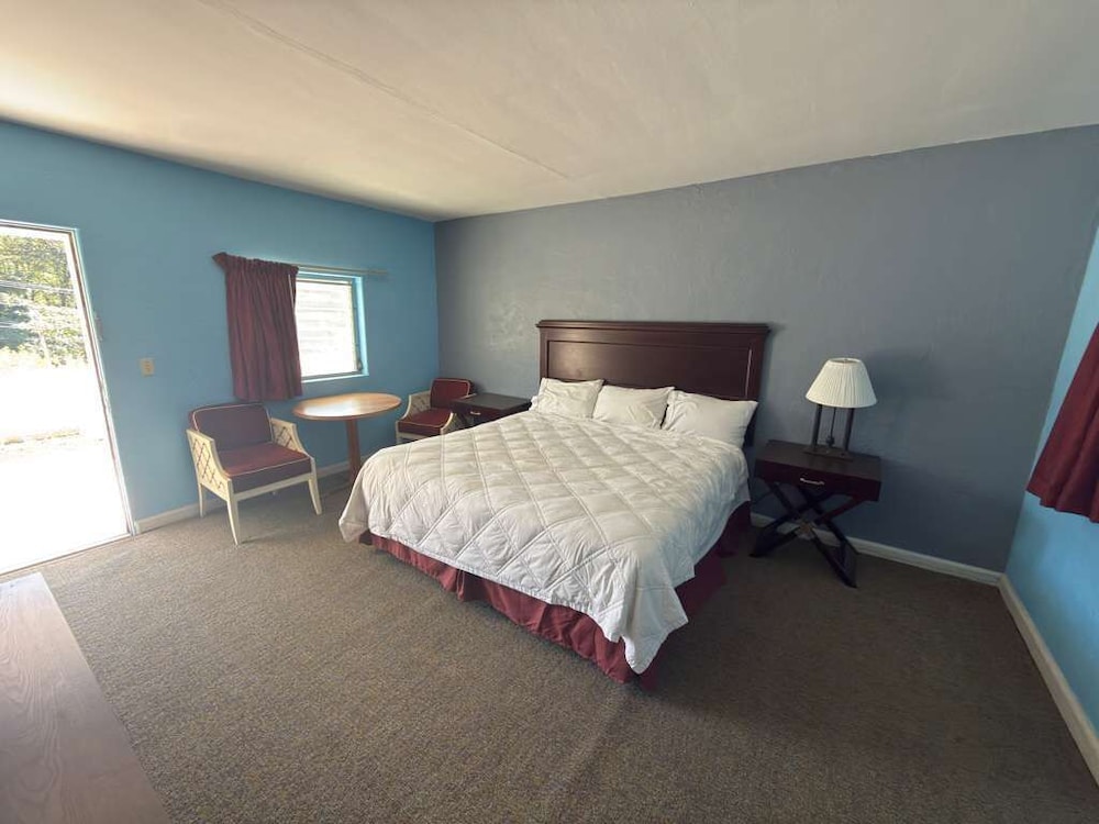 Single Room, 1 Queen Bed, Non Smoking, Air conditioning photo 1