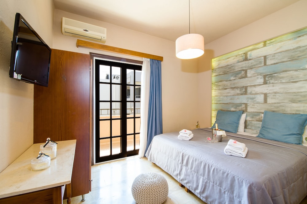 Family Apartment, 1 Bedroom, Balcony photo 3