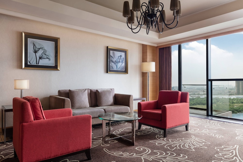 Club Suite, 1 Bedroom, River View - Photo 1