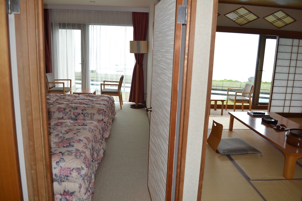 Japanese Western Style, Run Of House, Ocean View, For 5 Guests photo 3