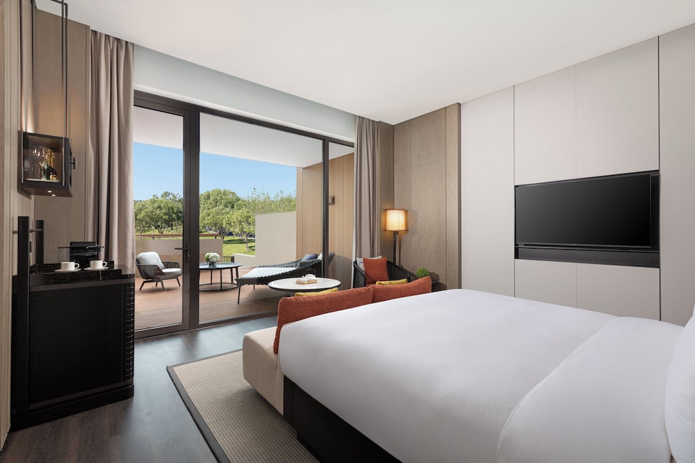 Standard Room, 1 King Bed (Courtyard Access, Pets Friendly) photo 1