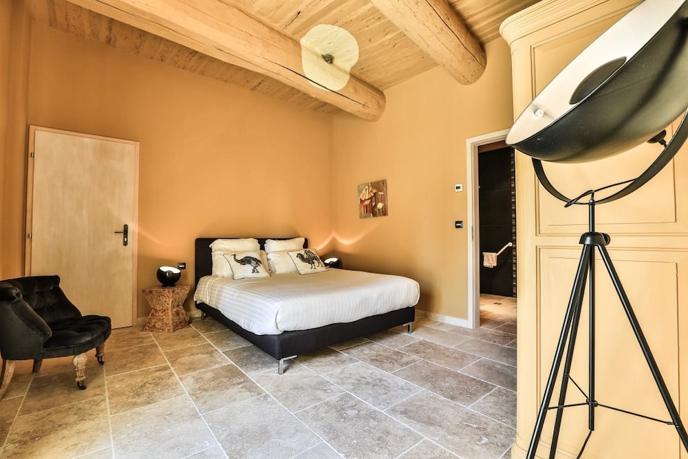 Prestige Suite photo 2