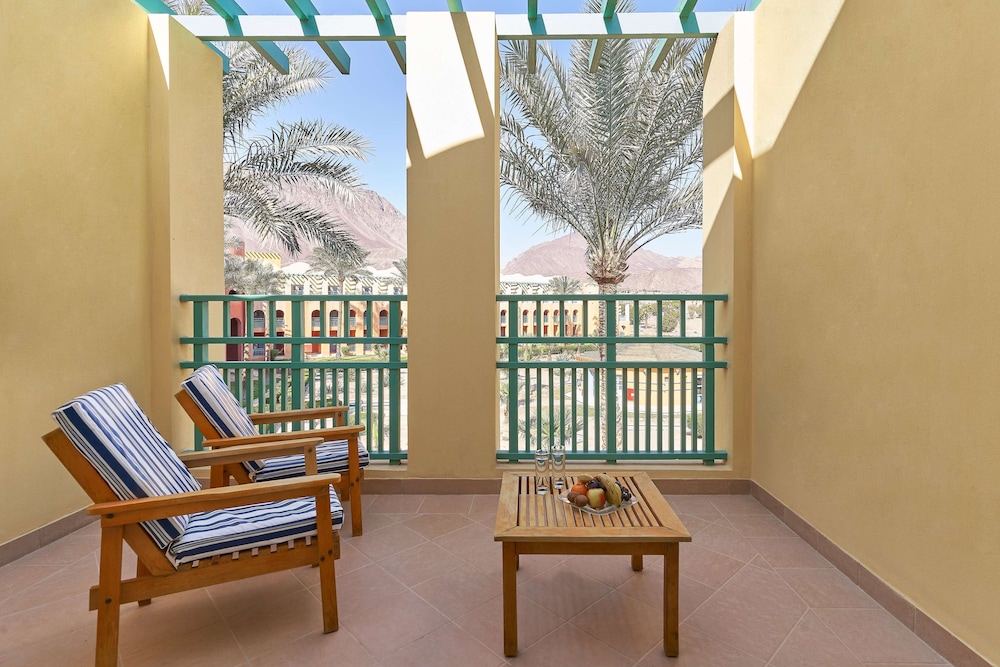 Standard Room Garden and Mountain View Twin Bed - Photo 3