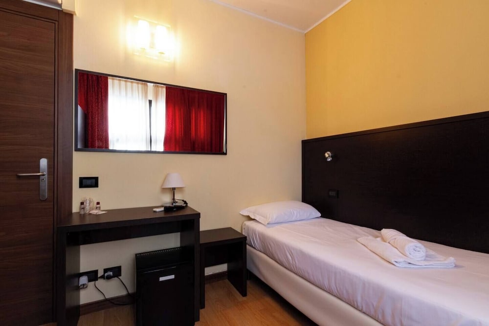 Basic Room photo 2