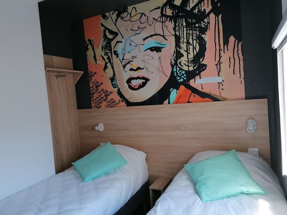 Standard Room, 2 Twin Beds - Photo 5