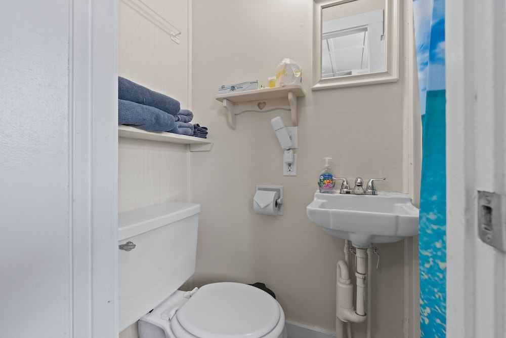 Economy Room with 1 Double Bed photo 3