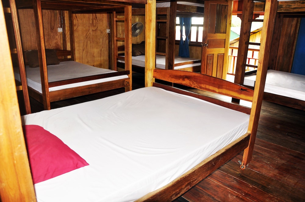 Classic Shared Dormitory, Multiple Beds, Non Smoking, Sea View photo 2