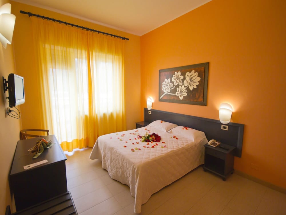 Junior Suite, Multiple Beds photo 2