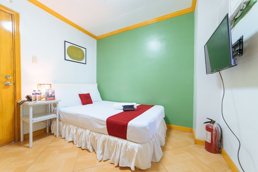 Double Room (Reddoorz) - Photo 3