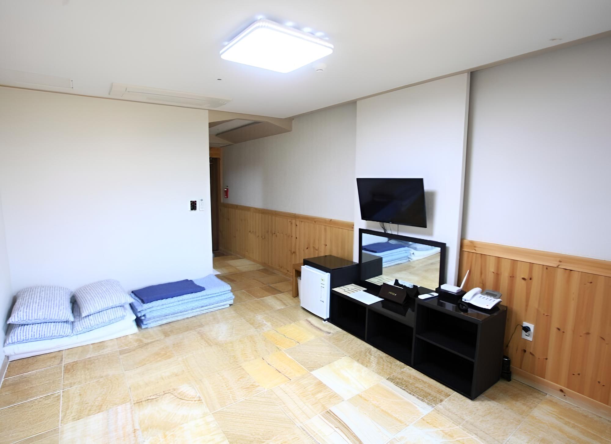 Room (Ondol) photo 1