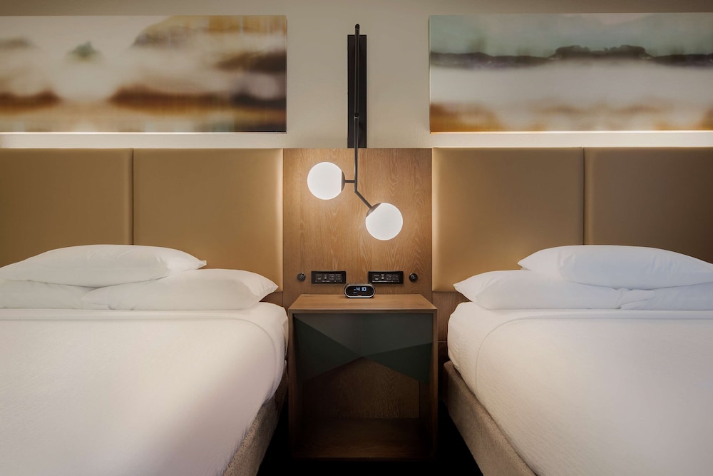 Suite, 2 Queen Beds, Accessible - Photo 2