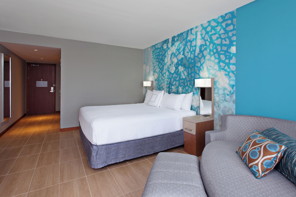 Standard Single Room, 1 King Bed with Sofa bed, Canal View photo 1