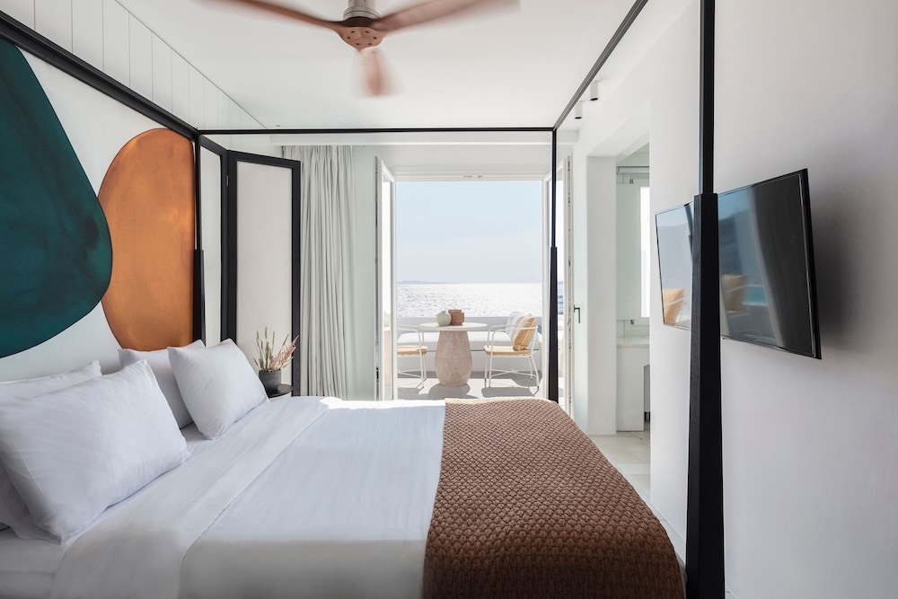 Honeymoon Suite with outdoor Jet Tub Sea View photo 3