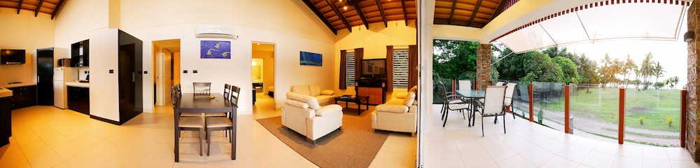 Tropical 3 Bedroom Apartment - Photo 6