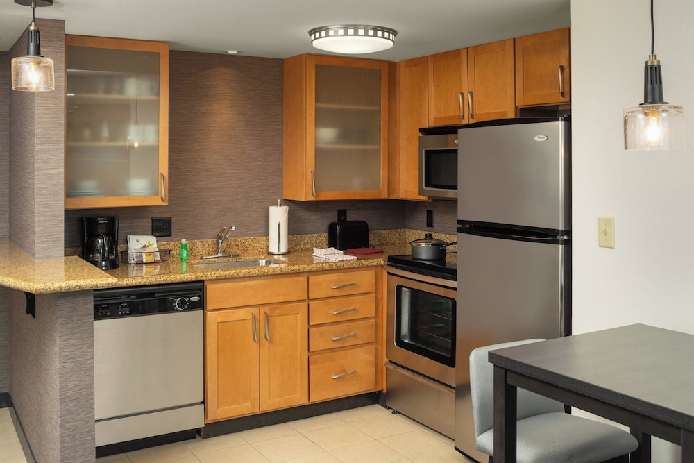 Suite, 1 Bedroom - Photo 4
