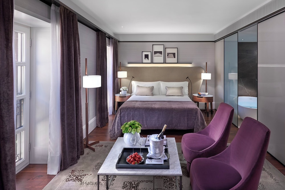 Junior Suite, 1 King Bed