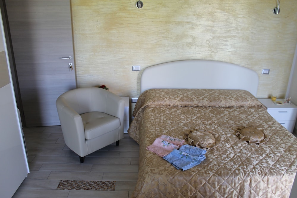 Habitación en Habitación de Invitados - S'olivariu Village Affittacamere - Junior Suite Terrace, Foto 11