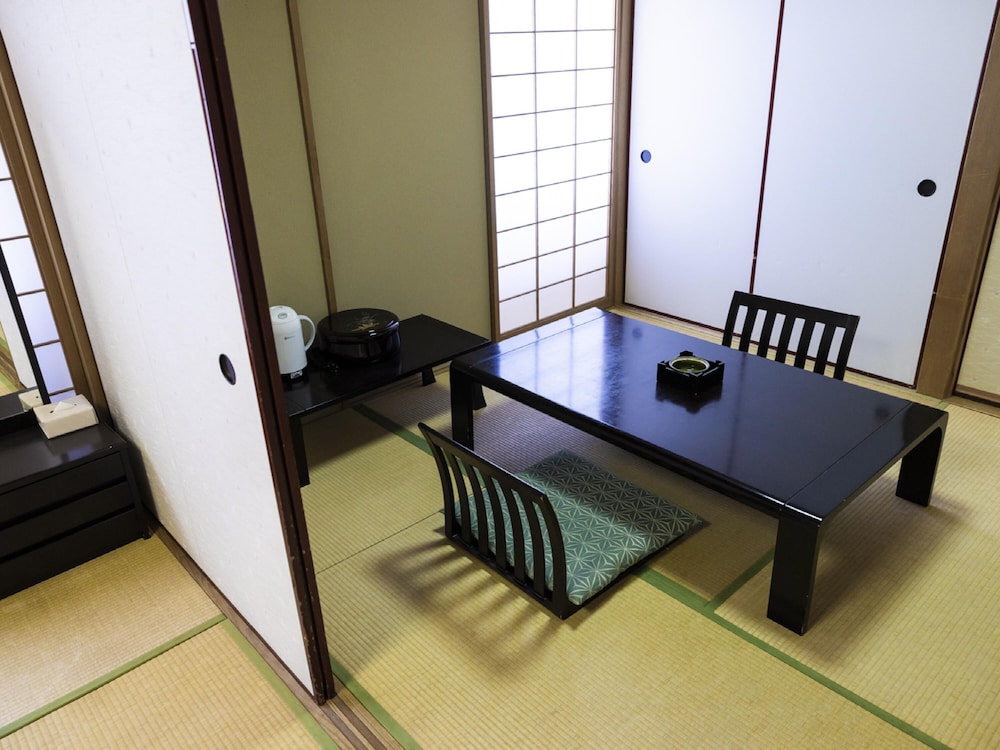 Traditional Room, Non Smoking - Photo 9