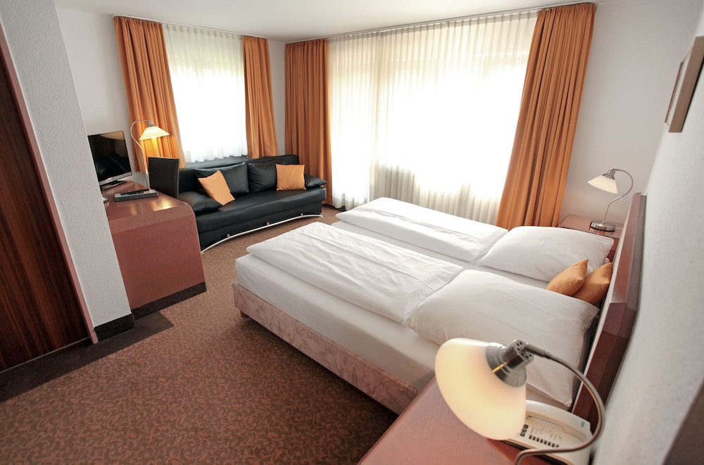 Comfort Triple Room, 1 Double Bed With Sofa Bed photo 3