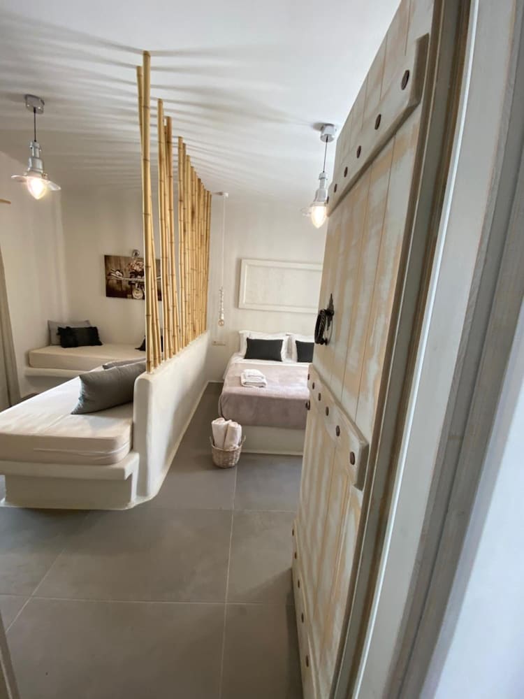 Deluxe Quadruple Room, 1 Bedroom photo 2