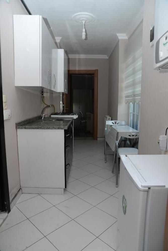 Economy Room, 2 Twin Beds, Shared Bathroom, Garden View