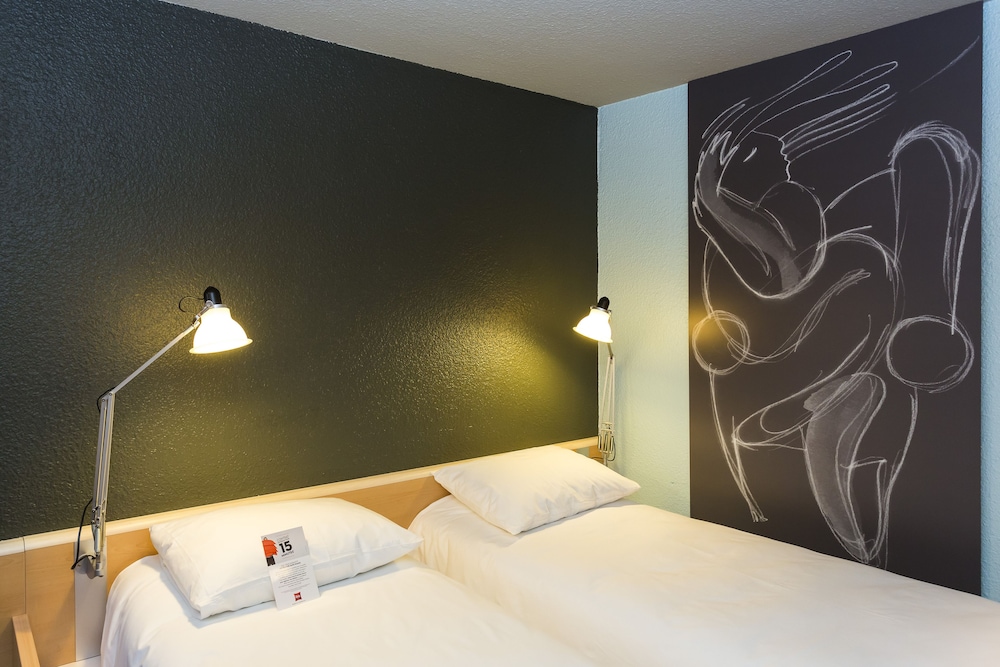Standard Twin Room, 2 Twin Beds - Photo 4