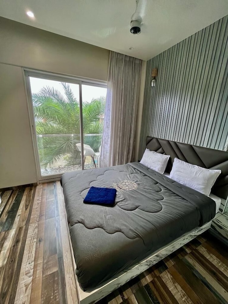 Luxury Villa, Hill View photo 2