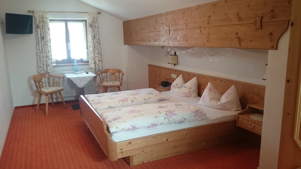 Economy Double Room, 1 Bedroom photo 3
