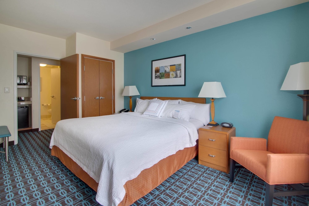 Suite, 1 Bedroom - Photo 1