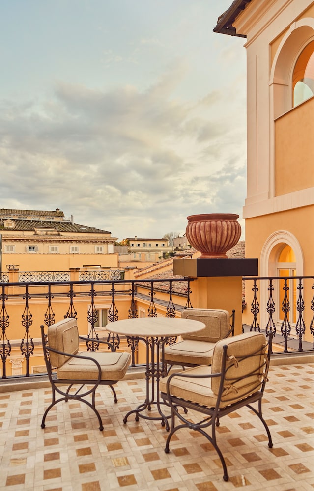 Suite with Terrace, 1 King bed