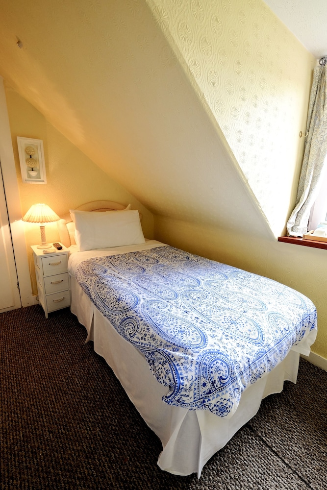 Single Room (small)