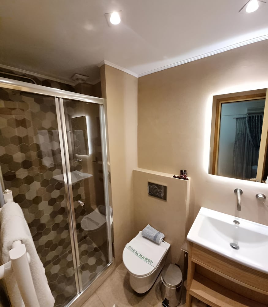 Double Room - Photo 17
