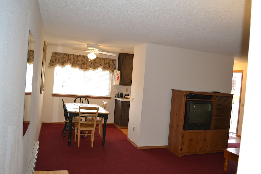Suite, 2 Bedrooms photo 2