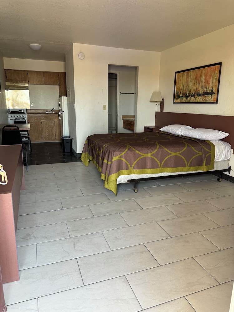 Single Room, Pool View