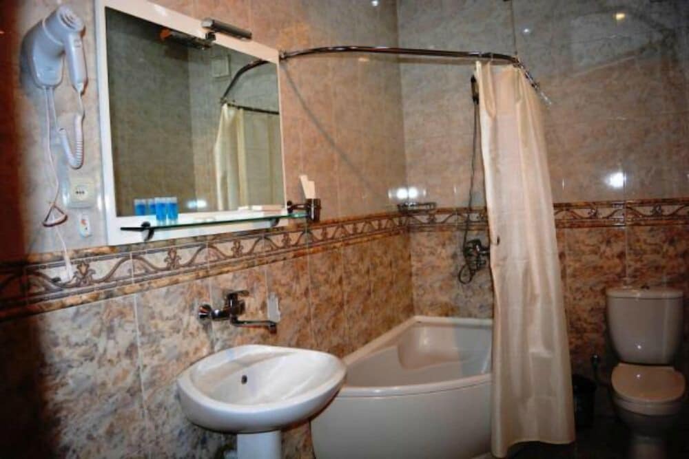 Standard Triple Room photo 2