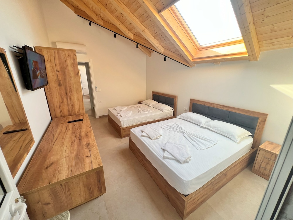Family Room, 1 Bedroom
