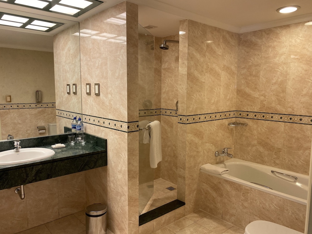 Executive Room, 2 Twin Beds, City View