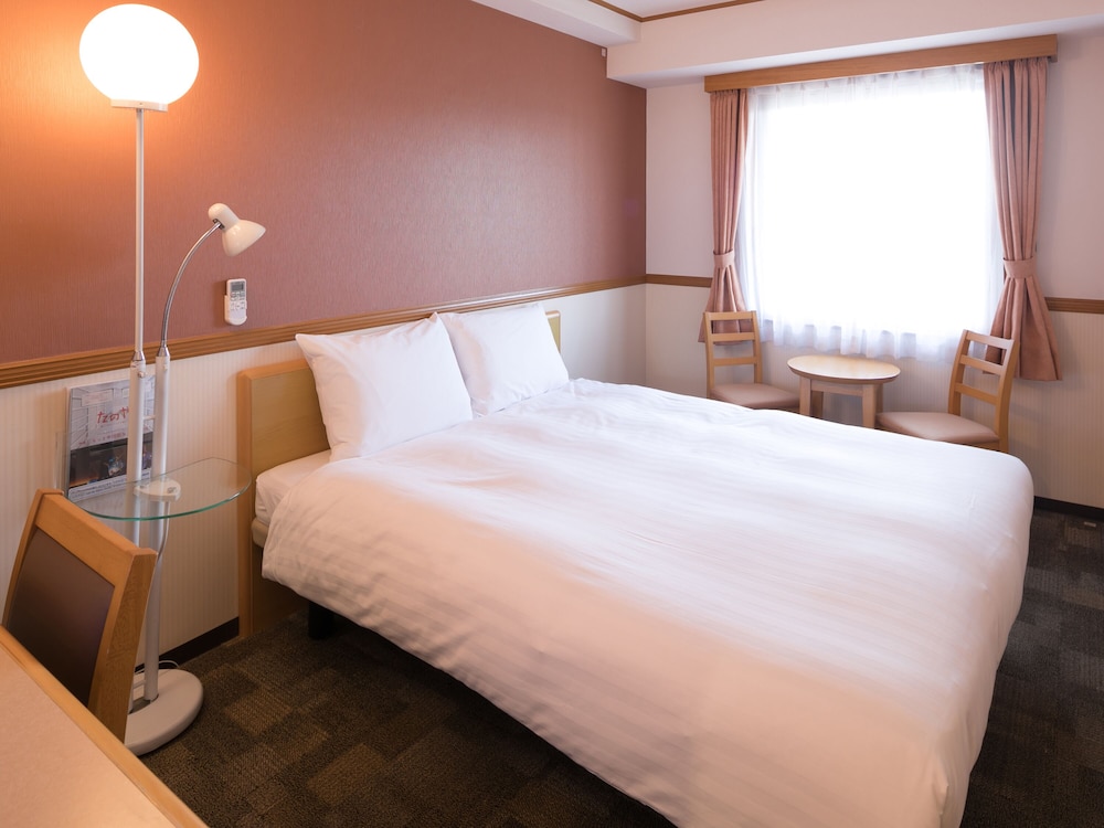 Standard Room, Smoking