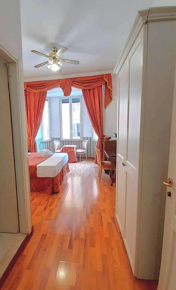 Standard Double or Twin Room photo 2