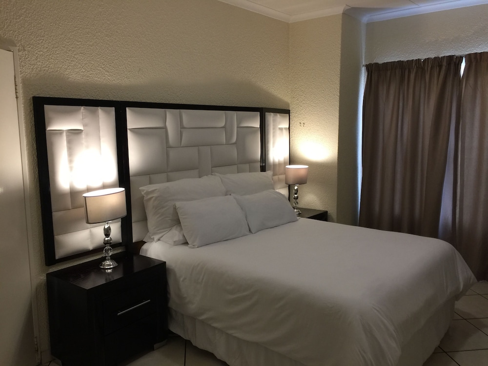 Basic Apartment, 3 Bedrooms photo 1