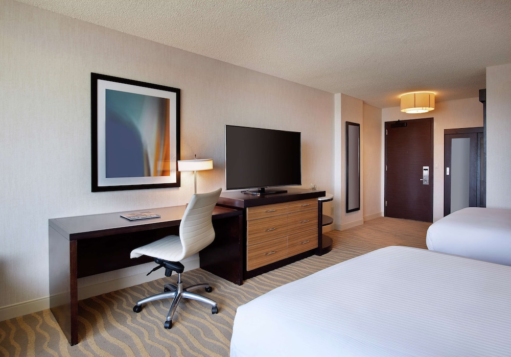 Room, 2 Queen Beds, Accessible, Non Smoking (Roll in Shower) - Photo 2