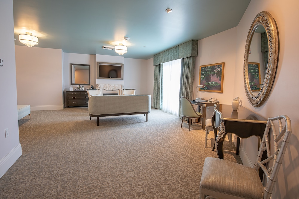 Executive Suite, 1 King Bed (Executive Suite- One King Bed) photo 2