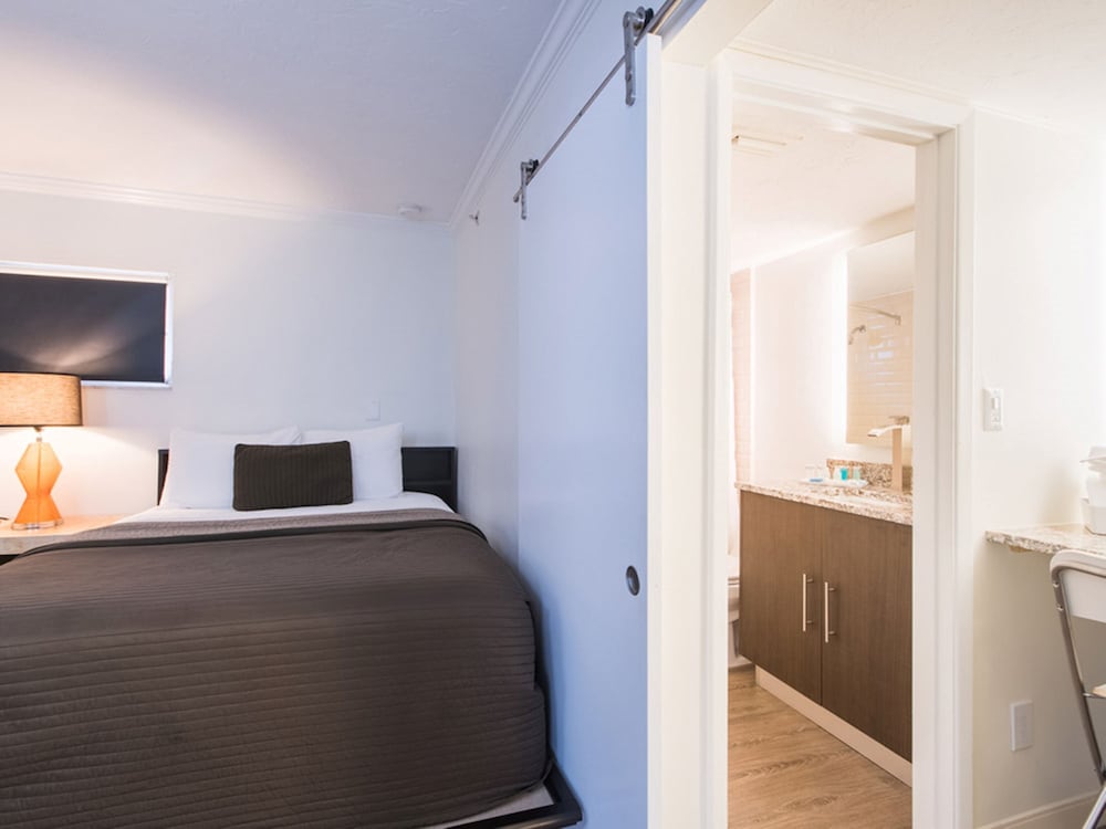 Comfort Suite, 2 Queen Beds - Photo 2