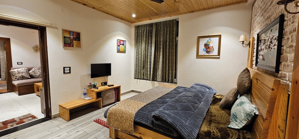 Oak Royal Suite (2BHK) - Photo 4
