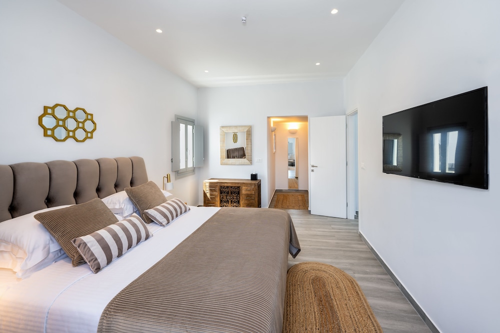 1 Bedroom Grande Suite, Heated Private Pool & Sea View