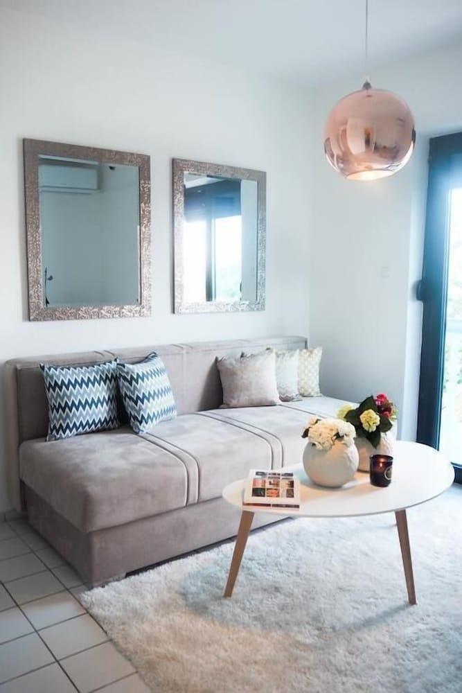 Standard Apartment, Beach View