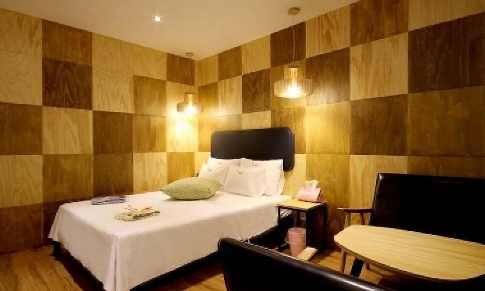 Standard Double Room - Photo 7