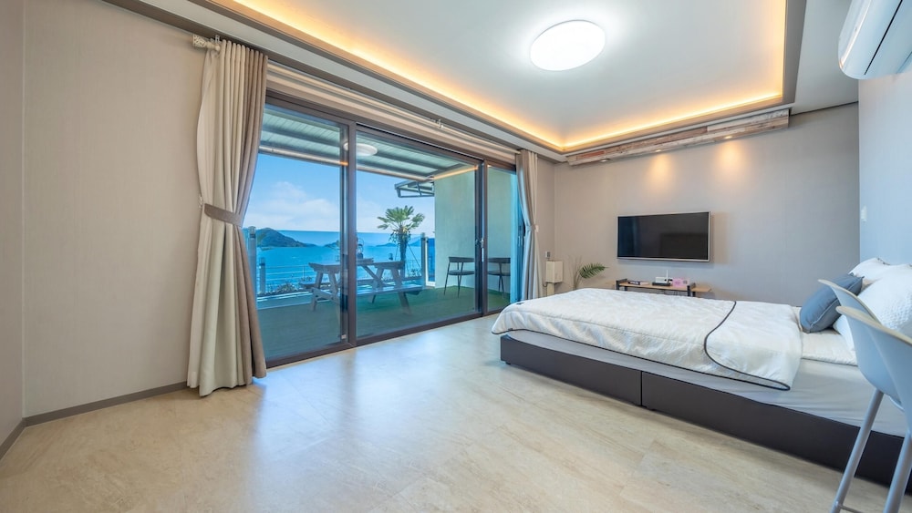 Basic Room, 1 Bedroom (ROOM 103) - Photo 1