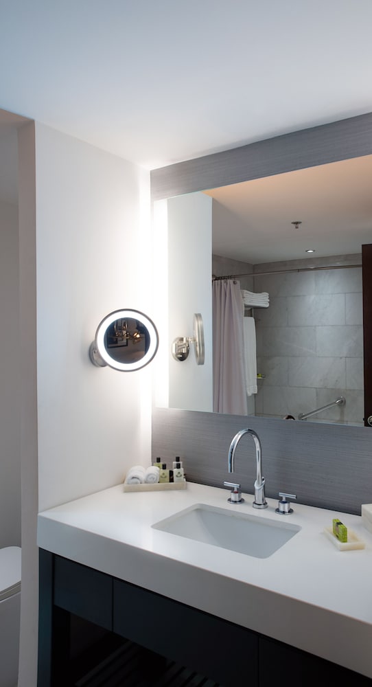 Premium Room - Photo 11